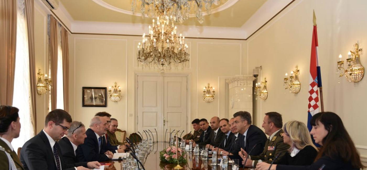 Predsjednik Vlade Andrej Plenković s ministrom obrane Poljske